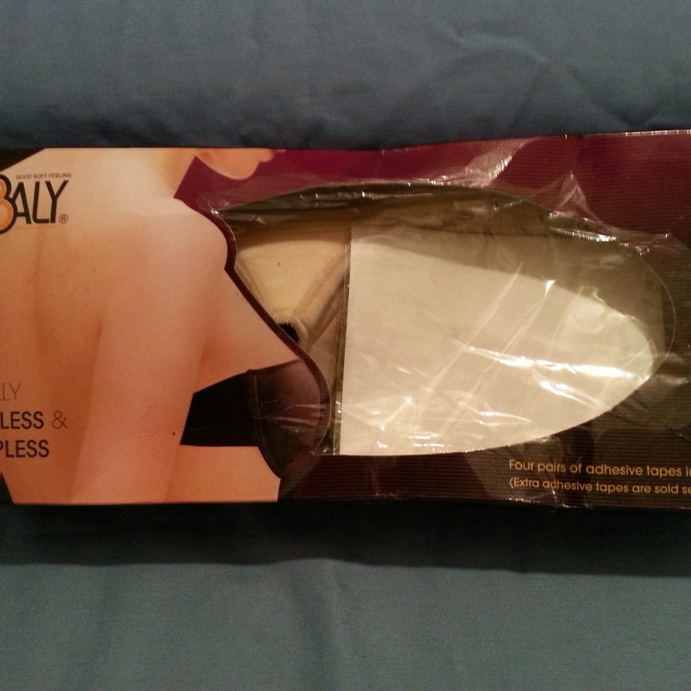2 HIBALY BRAS TOTALLY BACKLESS & STRAPLESS NEW - Picture 3 of 7